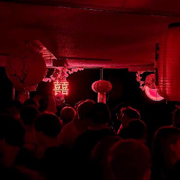 «Parking Gstaad»: Feiern unter dem Eisbahnareal - Party-Stimmung…
