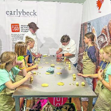 Mit frischen Ideen und Gemeinschaftsgeist: die Gstaader Messe - Marzipan-Workshop für Kinder.