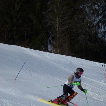 Zufriedene Gesichter am Skiclubrenntag an der Hublen