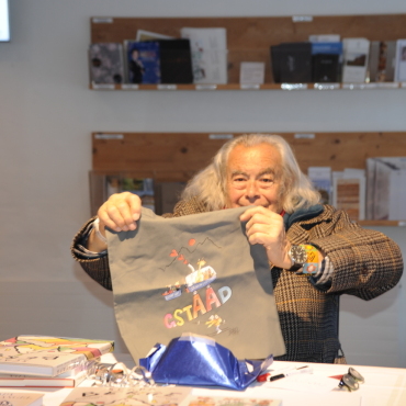 Die Bilder bleiben - 2018 im Haus des Gastes in Gstaad zu Besuch: Ted Scapa, ein Künstler, dem der Schalk auch mit damals 86 Jahren noch in den Augen stand. (Foto: AvS)