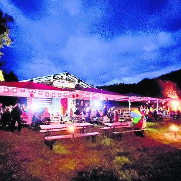 Mit Alphorn, Lampions und Leidenschaft – Nationalfeiertag im Saanenland - FOTOS: PATRICK EGGENBERG