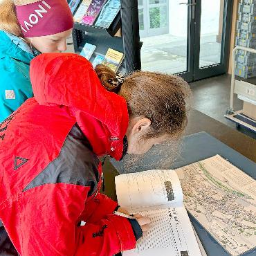 Schulkinder absolvierten erfolgreich den Postenlauf - Teamwork ist alles!