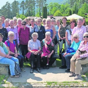 Frauenvereinsreise Lauenen zu den Trauffer Holzkühen in Hofstetten - Der Frauenverein Lauenen reiste ins Oberland Ost. FOTO: ANNELIES BRAND