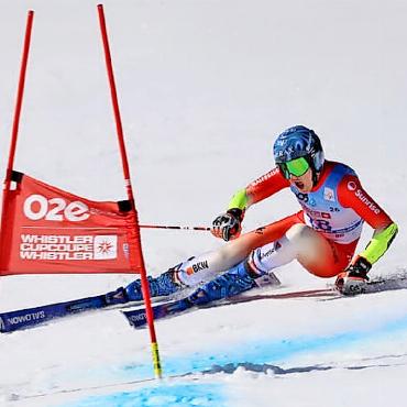 Whistler Cup Overall Champion: Fynn Brand dominiert in Kanada - Fynn Brand bei der Fahrt zum Sieg in einem der Beiden Super-G in Whistler.    FOTO: FRED LABAUNE
