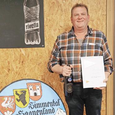 Ein neues Vorstandsmitglied und ein neuer Fähnrich - Der 25-Jahr-Jubilar Ueli Siegenthaler.