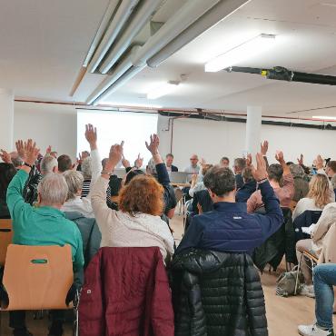 Sportzentrum Gstaad: Urs Zumbrunnen übernimmt das Präsidium - 63 Aktionär:innen nahmen an der Generalversammlung der Sportzentrum Gstaad AG teil.
