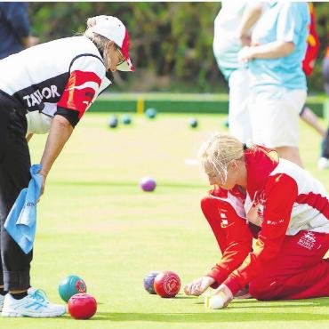 Nationale und internationale Erfolge für den Bowls Club Gstaad - Szenen aus dem Spiel England gegen Schweiz.