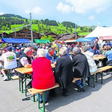 Das erste Schönrieder Dorffest war ein Volltreffer - Die Dorforganisation Schönried traf ins Schwarze – ihr neu kreiertes Dorffest stiess auf grosses Interesse.