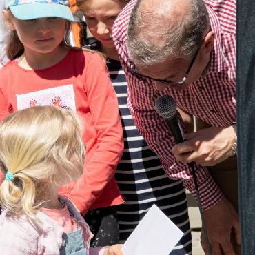Unglaublich viel «Volk» am Ostermarkt in Saanen