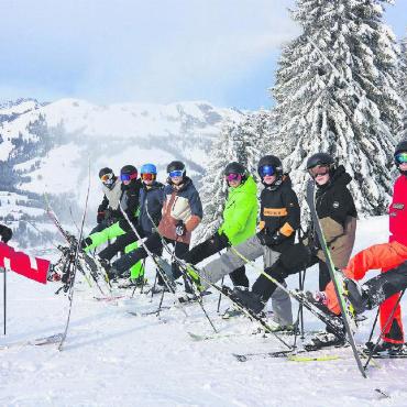 Erfolgreiches Brückenbauen über den Röstigraben - Neben dem Sprachaustausch stand vor allem der Schneesport im Zentrum. FOTO: ZVG