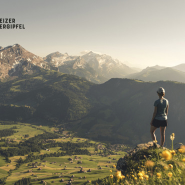 Erster Schweizer Wandergipfel in Gstaad - Der Wandergipfel findet am 22. und 23. August 2022 statt. (Visualisierung: zvg)