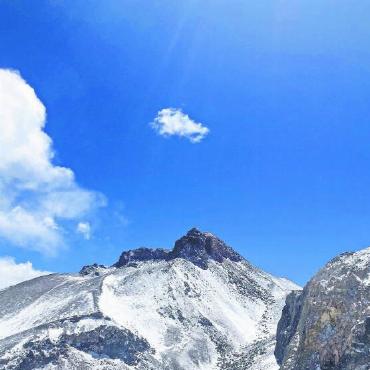 Mit zwei Rädern auf über 6725 Meter über Meer zum Weltrekord - Der Vulkan Ojos del Salado reicht bis auf 6893 Meter über Meer.