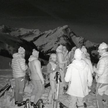 Telemarkclub Gstaad: mondsüchtig - Anstossen am Ziel.