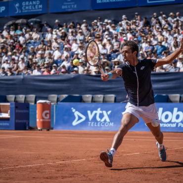 Albert Ramos zieht als Letzter in den Halbfinal ein - Juan Pablo Varillas aus Peru unterlag bei der Partie gegen Dominic Thiem. (Foto: Fabian Meierhans/Swiss Open Gstaad)