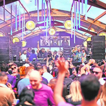 Grösser, länger, crazier: das Caprices Festival 2.0 - Feiern bei Techno von international bekannten DJs – die erste Ausgabe des Caprices Festivals war ein so grosser Erfolg, dass die diesjährige Ausgabe um einen Tag verlängert wird. FOTO: ZVG