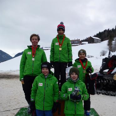 Zufriedene Gesichter am Skiclubrenntag an der Hublen