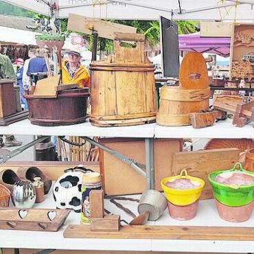 20 Jahre Brocante und Markt Saanen - Am kommenden Samstag, 3. August findet in Saanen die 20. Brocante und Markt statt.