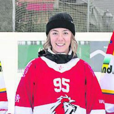 Swiss Ice Hockey Day auf dem Eisfeld in Gstaad
