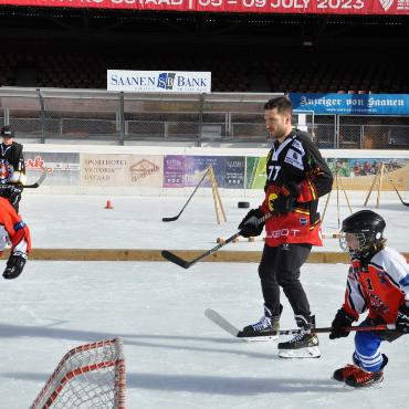 976 NHL-Spiele Erfahrung auf Gstaader Eis