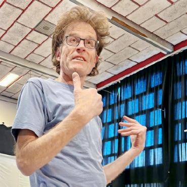 Raubzug für die Gerechtigkeit: Schülerinnen des Gymnasiums interpretieren Schillers «Die Räuber» neu - Matthias Rüttimann FOTO: CLAUDIA HEINE
