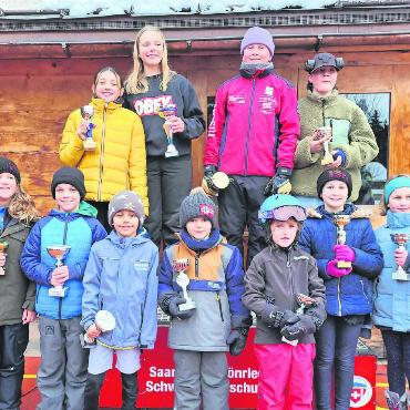 Schülerskirennen der Schule Schönried - Alle Pokalgewinnerinnen und -gewinner des Schönrieder Schülerrennens.