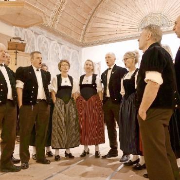 Ein Abend voller Gesang, Tradition und Herzlichkeit - Jodlerchörli «Abeglanz» Gstaad.