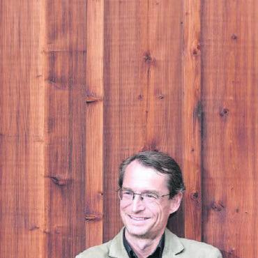 Alles transformiert? - Artistic Director Christoph Müller freut sich auf die verschiedenen Transformationen beim kommenden Gstaad Menuhin Festival & Academy. FOTO: ZVG