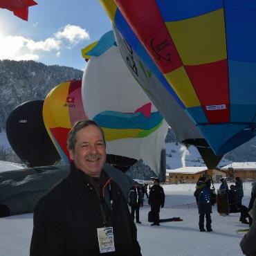 Heissluftballons gegen den Wind