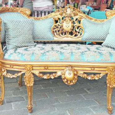 Die Brocante feiert ihre 20. Ausgabe - Welch ein königliches Sofa!