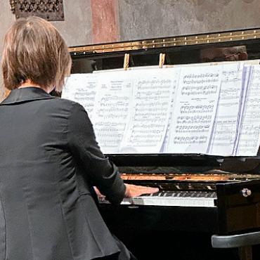 Orgel- und Klavierklänge in der Mauritiuskirche - Ada van der Vlist Walker und Mila Artemieva spielen vierhändig am Klavier.
FOTOS: ANITA HUWILER