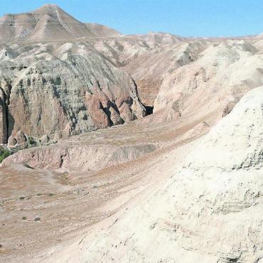 Gegensätzliches Israel - Eindrückliche Schlucht in der Wüste Wadi Og.