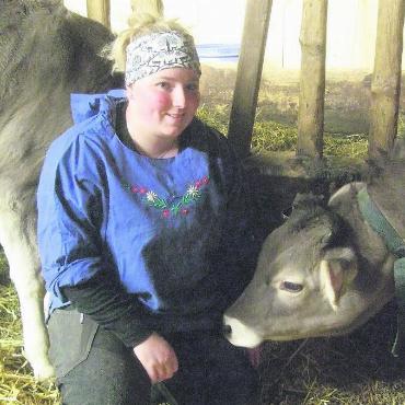 Viehzucht ist ihr Steckenpferd - Zwei, die sich mögen: Daniela und Chiara. FOTOS: VRENI MÜLLENER