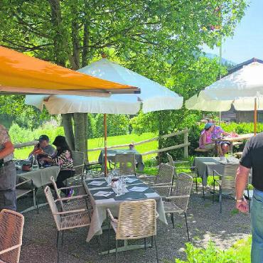 Geniessen im Turbach - Die Terrasse lädt zum Verweilen ein.