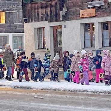 Weihnachtsstimmung in Gsteig - Laternenumzug für Gross und Klein.