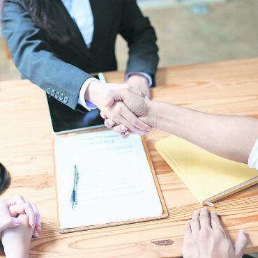Auf der Suche nach Gerechtigkeit - Gerechtigkeit herstellen. FOTO: ADOBE STOCK