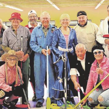 Volkstümliches Schlussturnier - Die Curlingveteranen am Schlussturnier. FOTO: ZVG