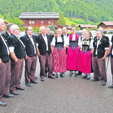 Ein Chüejerzmorge zum 1. August - (Oben) Jodlerklub «Gruss vom Wasserngrat». FOTOS: EUGEN DORNBIERER-HAUSWIRTH
