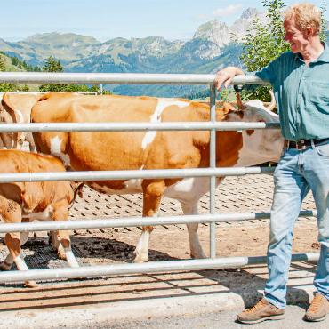 «Ich bin ein Countryman» - Die Liebe zu seinen Tieren brachte Andreas Grünig zur biologischen Landwirtschaft.