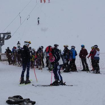 Le Rosey vs. Gstaad: 13 Jahre Kampf um die Kuhglocken