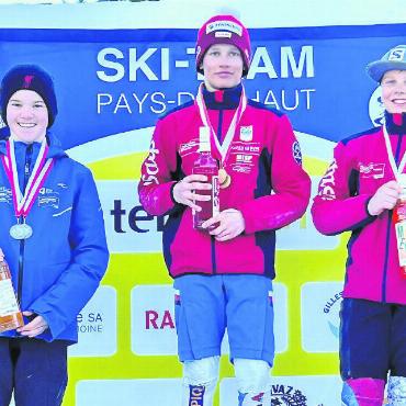 Viele Top-Resultate im Skisport - Isaac Henchoz (Mitte) war an diesem Wochenende nicht zu schlagen. Fynn Brand (rechts) sicherte sich Rang 3. Auf Rang 2 setzte sich Thibaud Muller (Chasseral Dombresson). FOTOS: ZVG