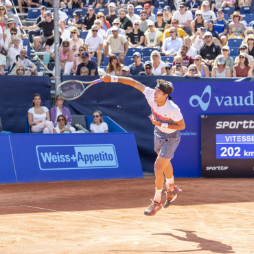 Weltklassetennis hält Gstaader Publikum in Atem - In Aktion: Tomas Martin Etcheverry.