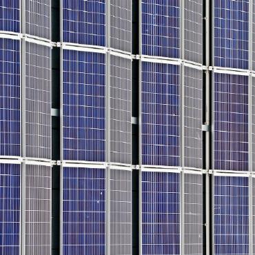 Solaranlagen an Fassaden unter bestimmten Voraussetzungen baubewilligungsfrei - Seit diesem Jahr lässt der Kanton Bern auch Solaranlagen an Gebäudefassaden
zu, allerdings nur unter bestimmten Bedingungen.
SYMBOLBILD: PIXABAY