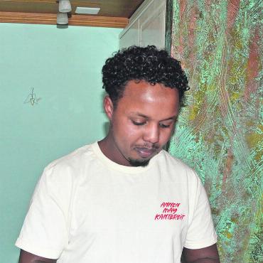 Mohamed Abdifatah ist im Saanenland angekommen - Mit seinen Jasskünsten ist er noch gar nicht zufrieden, hat sich aber bereits Karten gekauft, um sich auch dieser Sportart ein wenig mehr anzunähern.