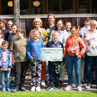 Freude bei der HPS! - Sechs Jahre Spenden an die HPS. FOTOS: PAULA H. MITTAG