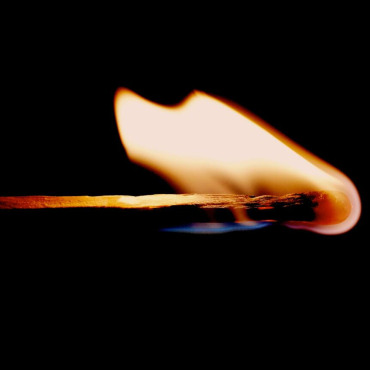 Feuerverbot im Wald und in Waldesnähe - Symbolbild: AdobeStock