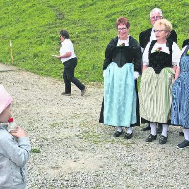 Ein eindrücklicher, generationenübergreifender Anlass - Zukünftige Dirigentin?