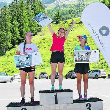 Glacier 3000 Run: Super Wetter, gute Stimmung, starke Leistungen - Und die schnellsten Frauen: Daniela Aeschbacher (Mitte), Simone Troxler (links) und Helen Mino Faukner.