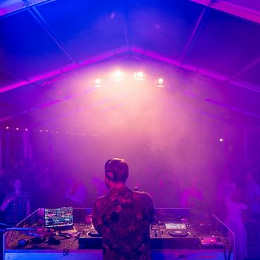 Klassikkonzert und Rave unter einem Dach sorgt für wechselseitige Begeisterung