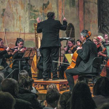 Mitreissendes Altjahrskonzert - Orchestra degli Amici. Sopranistin Beatrice Villiger.