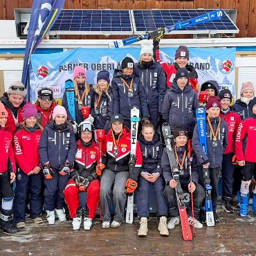 Fynn Brand zum achten Mal BOSV-Meister - Teamfoto des erfolgreichen RLZ-Gstaad-Kaders.
FOTOS: FRED LABAUNE